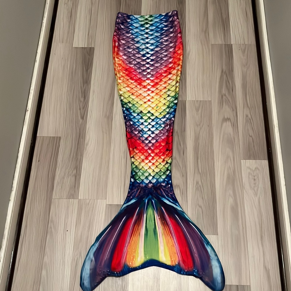finfun rainbow mermaid tail skin size 10 girl